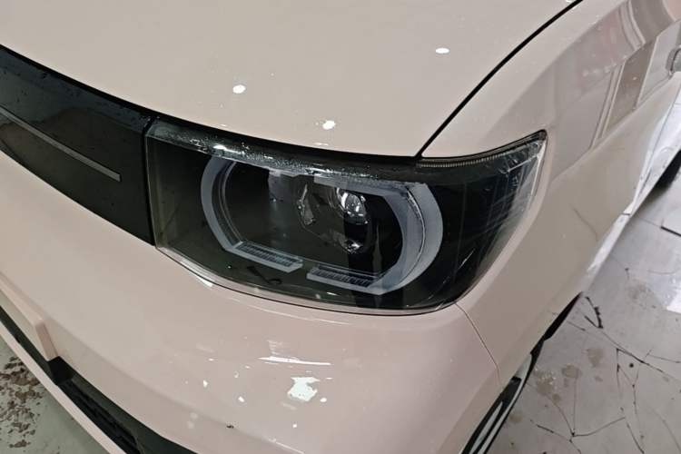 Used Wuling Hongguang MINIEV 2022 Macaron Fashion Model Lithium Iron Phosphate Left Front Headlight