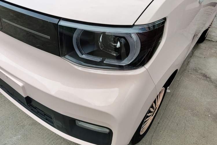 Used Wuling Hongguang MINIEV 2022 Macaron Premium Model – Lithium Iron Phosphate Left Front Headlight