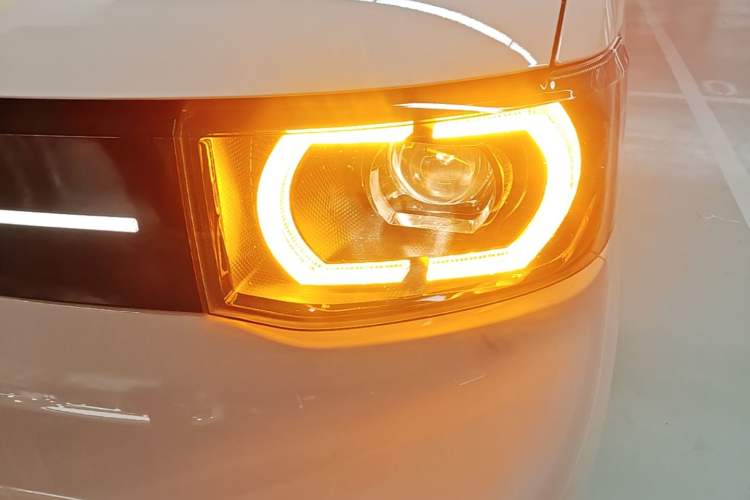 Used Wuling Hongguang MINIEV 2022 Macaron Premium Model – Lithium Ternary Battery Left Front Headlight
