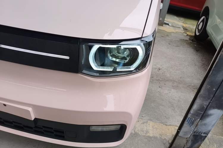 Used Wuling Hongguang MINIEV 2022 Macaron Fashion Model Lithium Iron Phosphate Left Front Headlight