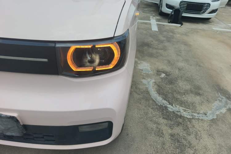 Used Wuling Hongguang MINIEV 2022 Macaron Premium Model – Lithium Iron Phosphate Left Front Headlight