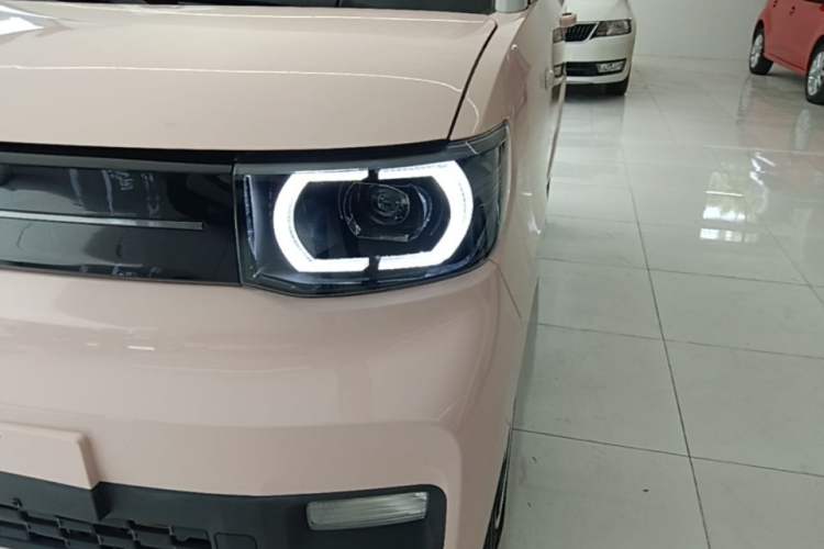Used Wuling Hongguang MINIEV 2022 Macaron Premium Model – Lithium Ternary Battery Left Front Headlight