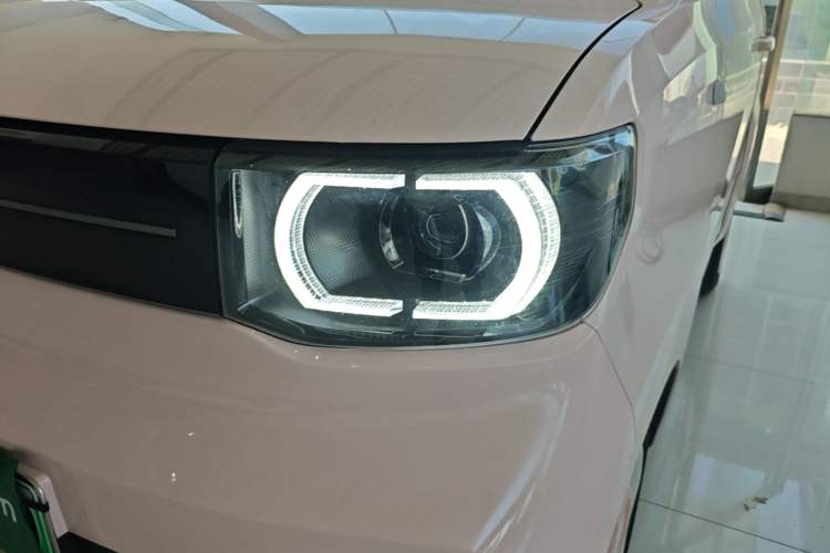 Used Wuling Hongguang MINIEV 2022 Macaron Premium Model – Lithium Iron Phosphate Left Front Headlight