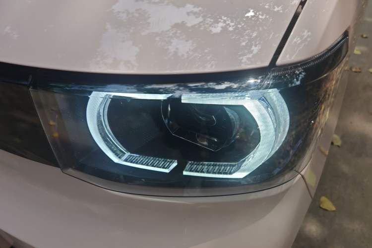 Used Wuling Hongguang MINIEV 2022 Macaron Premium Model – Lithium Iron Phosphate Left Front Headlight