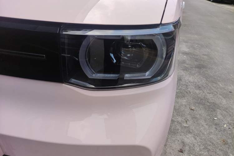 Used Wuling Hongguang MINIEV 2022 Macaron Premium Model – Lithium Iron Phosphate Left Front Headlight