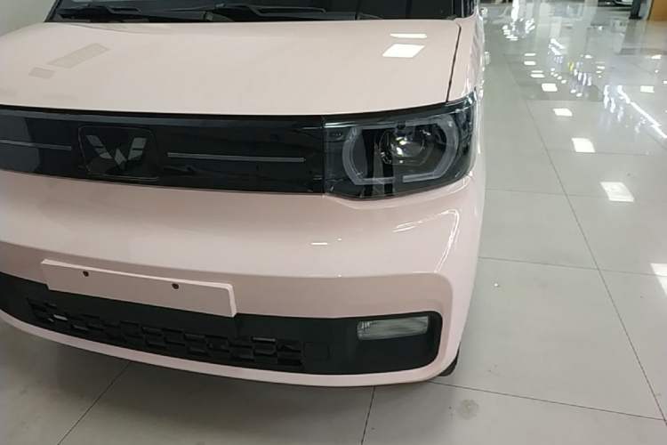 Used Wuling Hongguang MINIEV 2022 Macaron Premium Model – Lithium Iron Phosphate Left Front Headlight