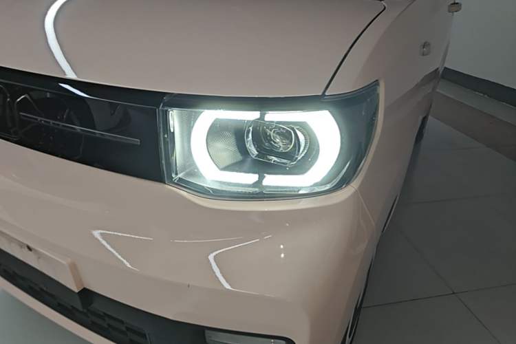 Used Wuling Hongguang MINIEV 2022 Macaron Premium Model – Lithium Iron Phosphate Left Front Headlight