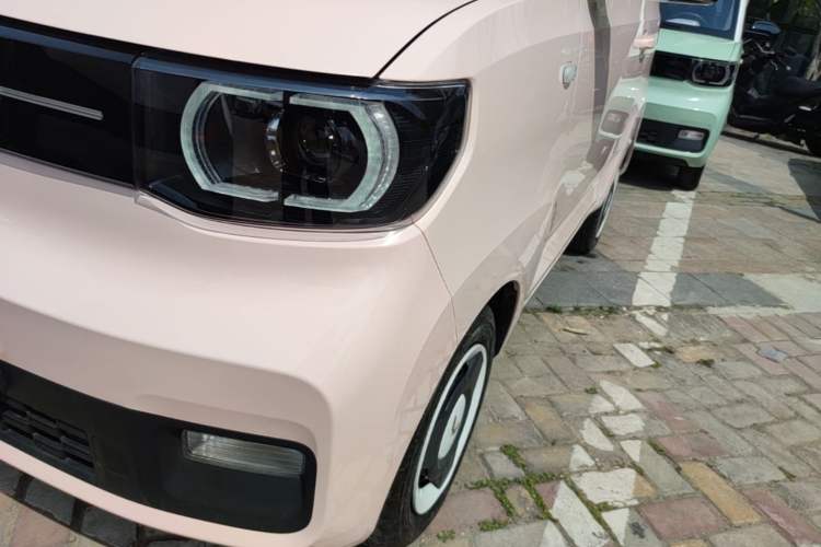 Used Wuling Hongguang MINIEV 2022 Macaron Premium Model – Lithium Iron Phosphate Left Front Headlight