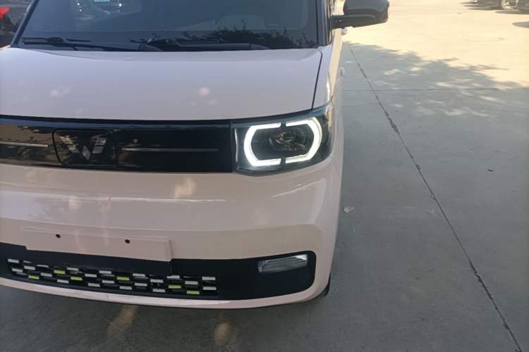 Used Wuling Hongguang MINIEV 2022 Macaron Premium Model – Lithium Ternary Battery Left Front Headlight