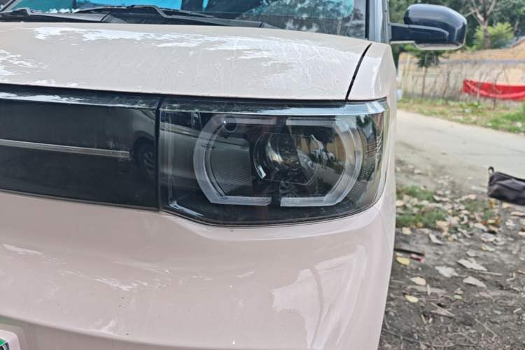 Used Wuling Hongguang MINIEV 2022 Macaron Fashion Model Lithium Iron Phosphate Left Front Headlight