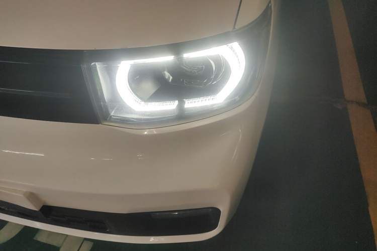 Used Wuling Hongguang MINIEV 2022 Macaron Premium Model – Lithium Iron Phosphate Left Front Headlight