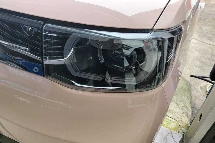 Used Wuling Hongguang MINIEV 2022 Macaron Premium Model – Lithium Iron Phosphate Left Front Headlight