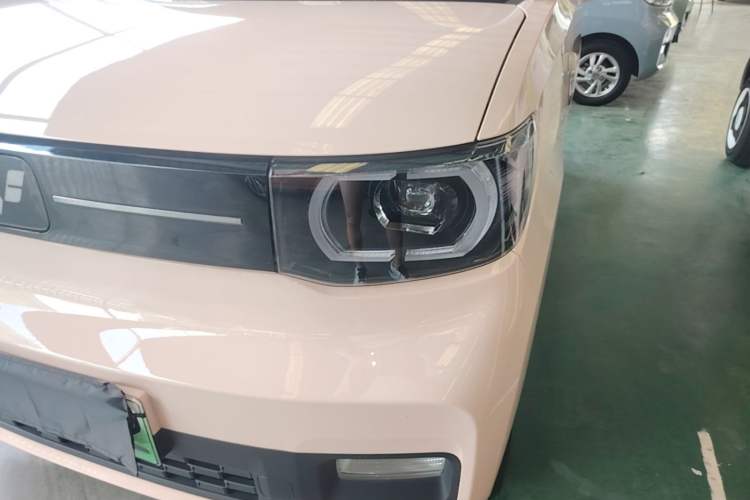 Used Wuling Hongguang MINIEV 2022 Macaron Premium Model – Lithium Ternary Battery Left Front Headlight