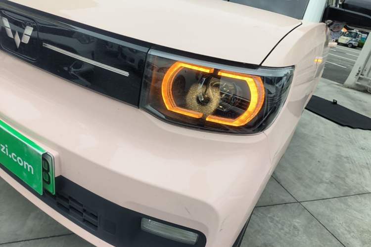Used Wuling Hongguang MINIEV 2022 Macaron Premium Model – Lithium Ternary Battery Left Front Headlight