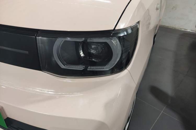 Used Wuling Hongguang MINIEV 2022 Macaron Premium Model – Lithium Ternary Battery Left Front Headlight