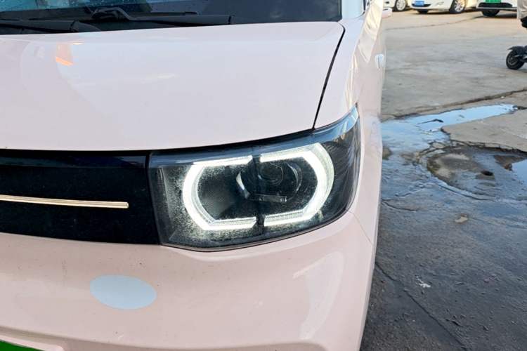 Used Wuling Hongguang MINIEV 2022 Macaron Premium Model – Lithium Iron Phosphate Left Front Headlight