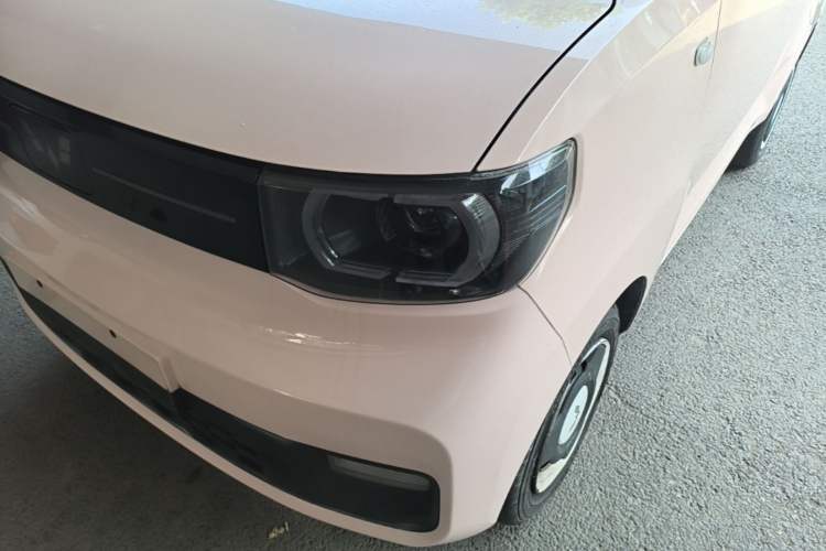 Used Wuling Hongguang MINIEV 2022 Macaron Premium Model – Lithium Ternary Battery Left Front Headlight