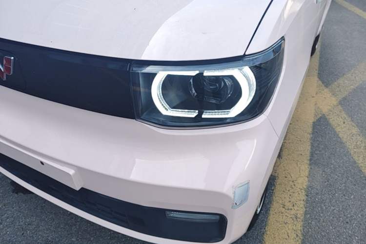 Used Wuling Hongguang MINIEV 2022 Macaron Premium Model – Lithium Iron Phosphate Left Front Headlight