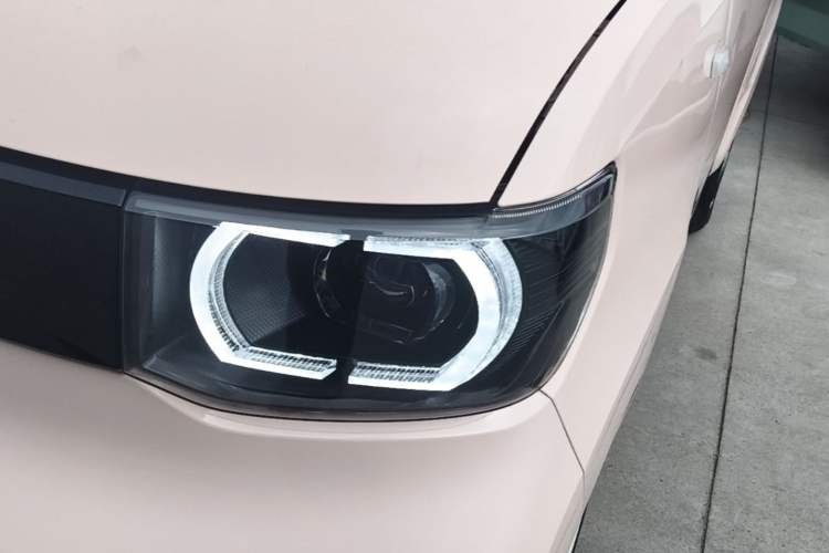 Used Wuling Hongguang MINIEV 2022 Macaron Fashion Model Lithium Iron Phosphate Left Front Headlight