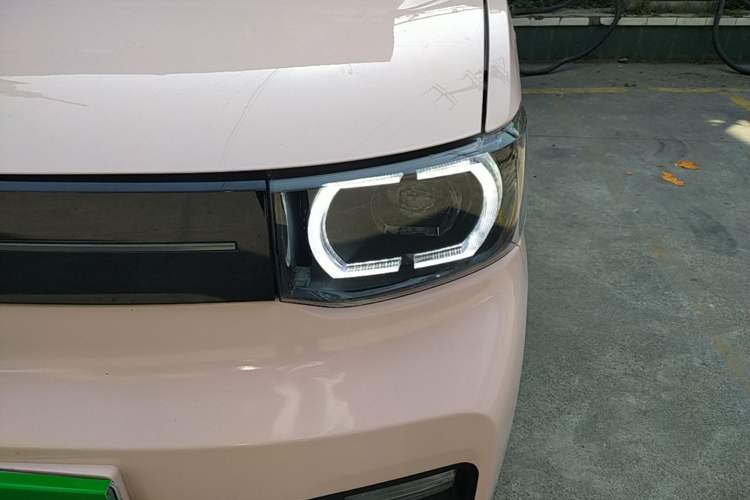 Used Wuling Hongguang MINIEV 2022 Macaron Premium Model – Lithium Iron Phosphate Left Front Headlight
