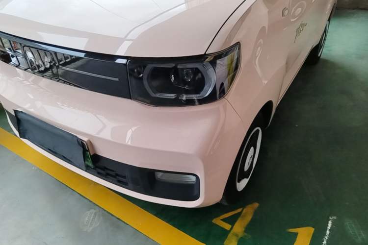 Used Wuling Hongguang MINIEV 2022 Macaron Premium Model – Lithium Ternary Battery Left Front Headlight