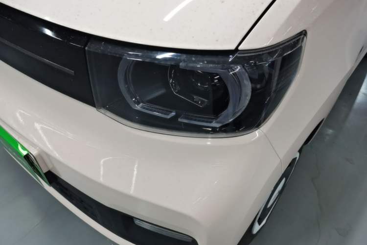 Used Wuling Hongguang MINIEV 2022 Macaron Premium Model – Lithium Iron Phosphate Left Front Headlight