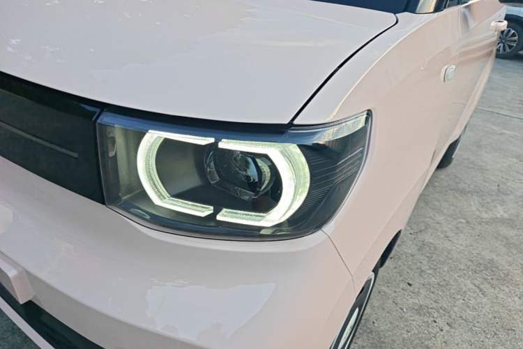 Used Wuling Hongguang MINIEV 2022 Macaron Premium Model – Lithium Iron Phosphate Left Front Headlight