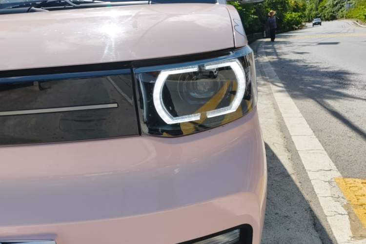 Used Wuling Hongguang MINIEV 2022 Macaron Premium Model – Lithium Iron Phosphate Left Front Headlight