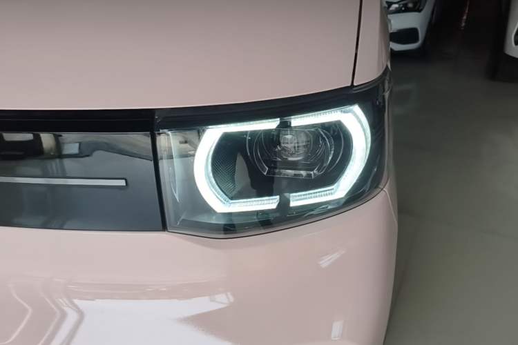Used Wuling Hongguang MINIEV 2022 Macaron Premium Model – Lithium Iron Phosphate Left Front Headlight