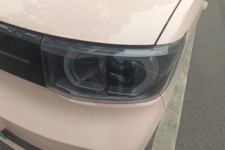 Used Wuling Hongguang MINIEV 2022 Macaron Premium Model – Lithium Ternary Battery Left Front Headlight
