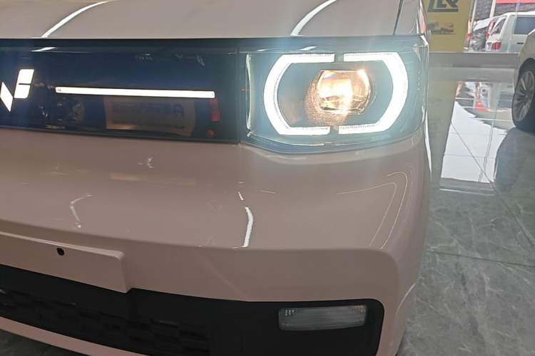 Used Wuling Hongguang MINIEV 2022 Macaron Premium Model – Lithium Iron Phosphate Left Front Headlight