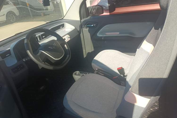 Used Wuling Hongguang MINIEV 2022 Easy Version Lithium Iron Phosphate Left Front Seat
