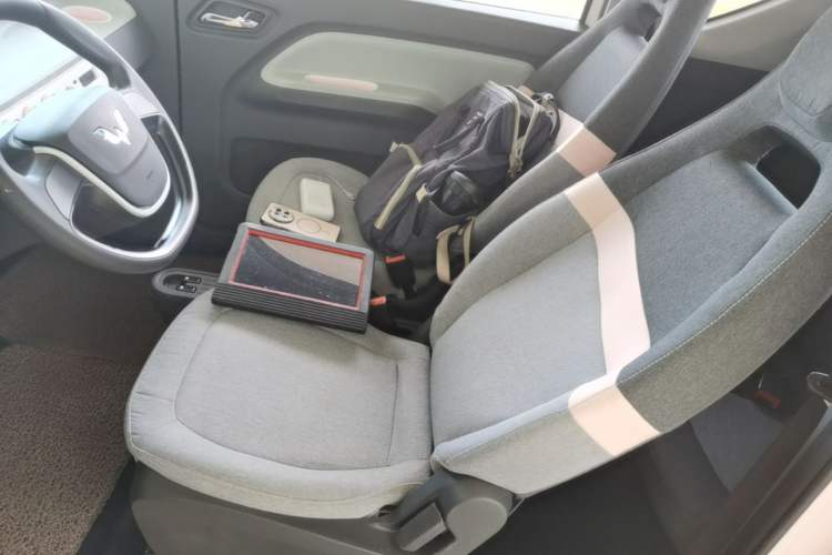 Used Wuling Hongguang MINIEV 2022 Macaron Premium Model – Lithium Ternary Battery Left Front Seat