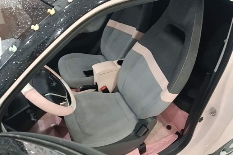 Used Wuling Hongguang MINIEV 2022 Macaron Premium Model – Lithium Iron Phosphate Left Front Seat