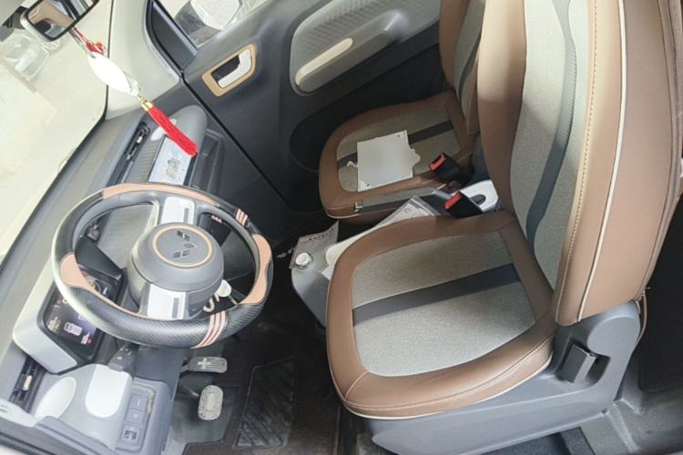 Used Wuling Hongguang MINIEV 2022 GAMEBOY 200km Play Edition with Lithium Iron Phosphate Left Front Seat