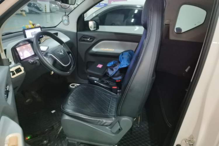 Used Wuling Hongguang MINIEV 2022 Macaron Premium Model – Lithium Iron Phosphate Left Front Seat