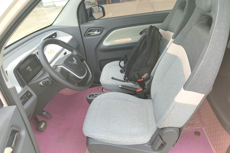 Used Wuling Hongguang MINIEV 2022 Macaron Fashion Model Lithium Iron Phosphate Left Front Seat