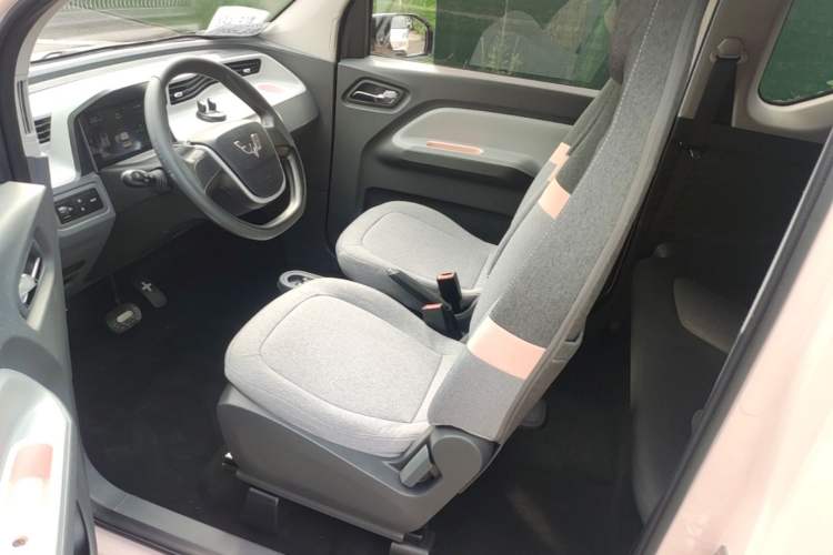 Used Wuling Hongguang MINIEV 2022 Macaron Premium Model – Lithium Iron Phosphate Left Front Seat