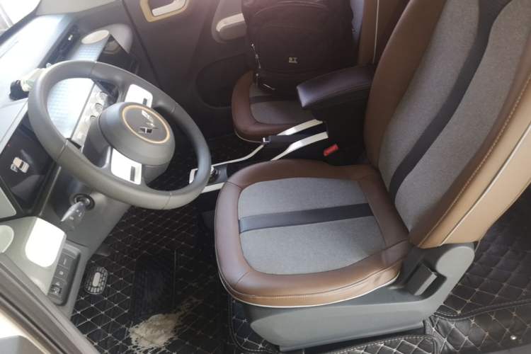 Used Wuling Hongguang MINIEV 2022 GAMEBOY 300km Enthusiast Model with Lithium Iron Phosphate Left Front Seat