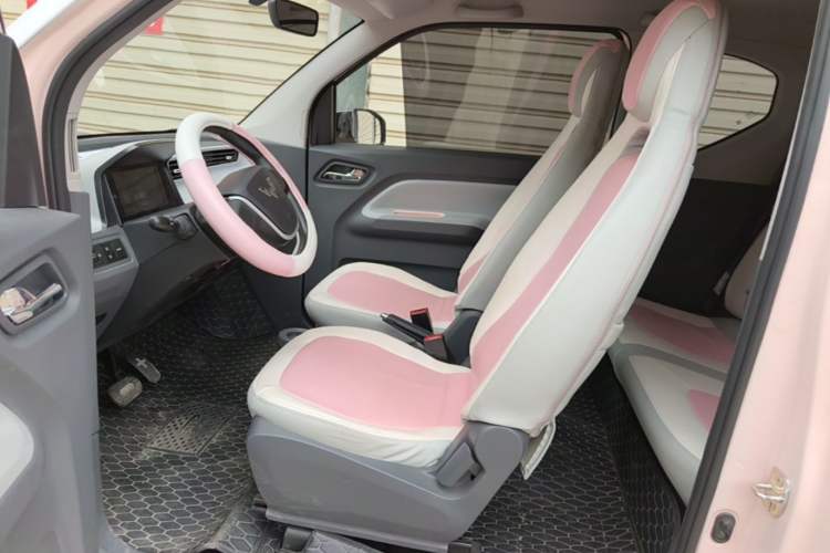 Used Wuling Hongguang MINIEV 2022 Macaron Premium Model – Lithium Iron Phosphate Left Front Seat