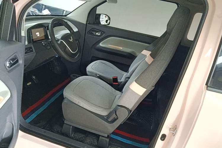 Used Wuling Hongguang MINIEV 2022 Macaron Premium Model – Lithium Iron Phosphate Left Front Seat