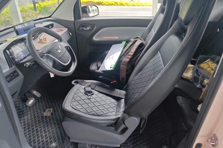 Used Wuling Hongguang MINIEV 2022 Macaron Fashion Model Lithium Iron Phosphate Left Front Seat