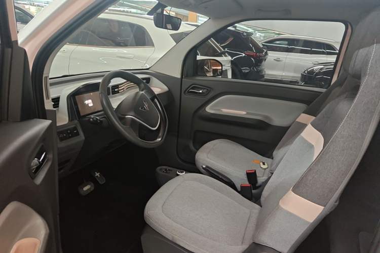 Used Wuling Hongguang MINIEV 2022 Macaron Premium Model – Lithium Ternary Battery Left Front Seat