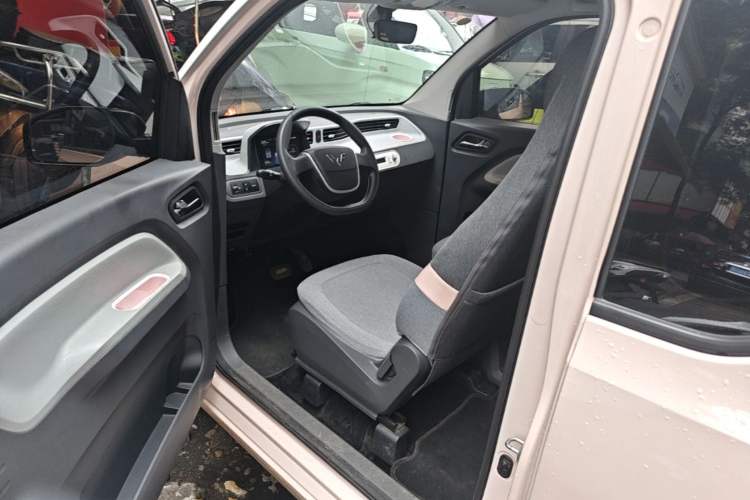 Used Wuling Hongguang MINIEV 2022 Macaron Premium Model – Lithium Iron Phosphate Left Front Seat