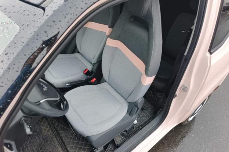 Used Wuling Hongguang MINIEV 2022 Macaron Premium Model – Lithium Iron Phosphate Left Front Seat