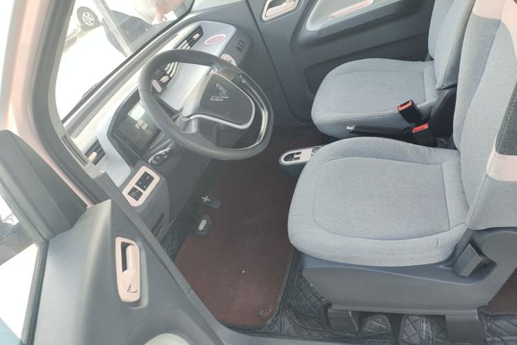 Used Wuling Hongguang MINIEV 2022 Macaron Fashion Model Lithium Iron Phosphate Left Front Seat