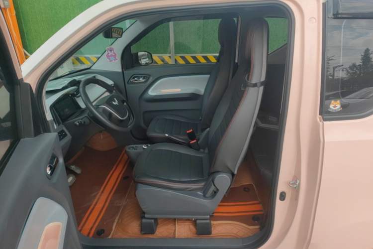 Used Wuling Hongguang MINIEV 2022 Macaron Premium Model – Lithium Iron Phosphate Left Front Seat