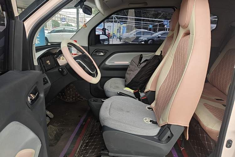 Used Wuling Hongguang MINIEV 2022 Macaron Premium Model – Lithium Iron Phosphate Left Front Seat
