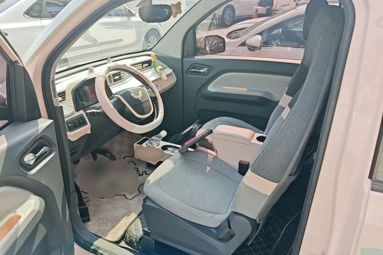 Used Wuling Hongguang MINIEV 2022 Macaron Fashion Model Lithium Iron Phosphate Left Front Seat