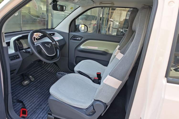 Used Wuling Hongguang MINIEV 2022 Macaron Premium Model – Lithium Iron Phosphate Left Front Seat